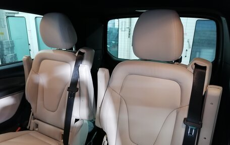 Mercedes-Benz V-Класс, 2024 год, 17 500 000 рублей, 20 фотография