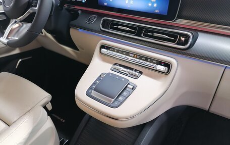 Mercedes-Benz V-Класс, 2024 год, 17 500 000 рублей, 31 фотография