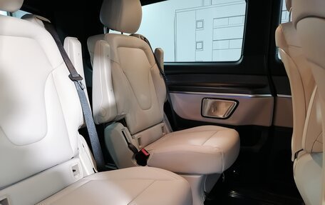 Mercedes-Benz V-Класс, 2024 год, 17 500 000 рублей, 23 фотография