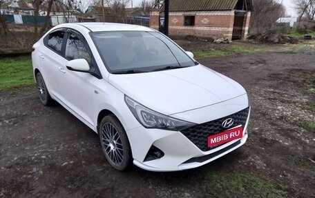 Hyundai Solaris II рестайлинг, 2021 год, 1 499 999 рублей, 1 фотография