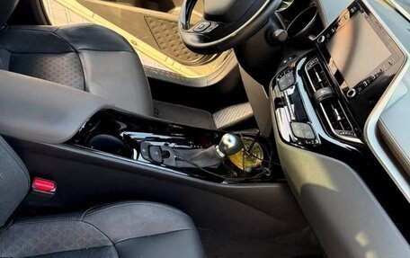 Toyota C-HR I рестайлинг, 2023 год, 2 290 999 рублей, 9 фотография