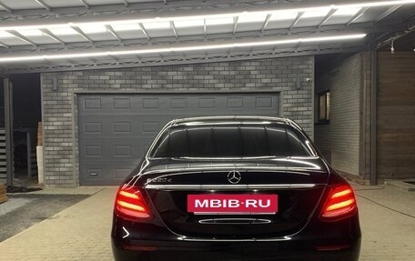 Mercedes-Benz E-Класс, 2020 год, 3 800 000 рублей, 5 фотография