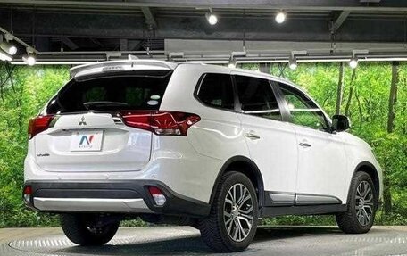 Mitsubishi Outlander III рестайлинг 3, 2017 год, 1 650 000 рублей, 3 фотография