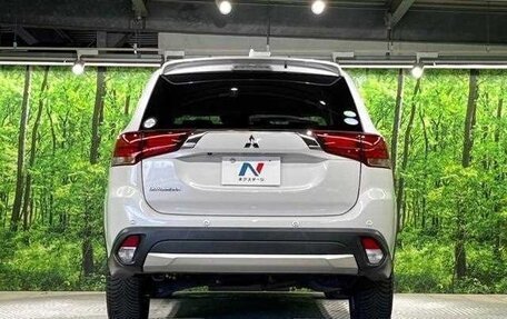 Mitsubishi Outlander III рестайлинг 3, 2017 год, 1 650 000 рублей, 4 фотография