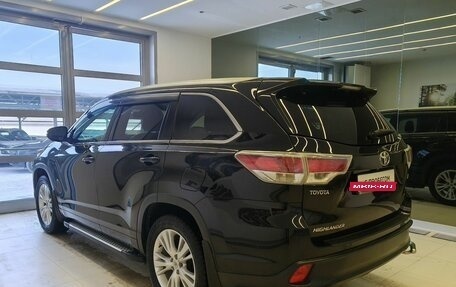 Toyota Highlander III, 2014 год, 3 200 000 рублей, 7 фотография
