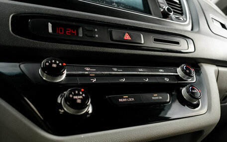 KIA Carnival III, 2016 год, 2 295 000 рублей, 20 фотография