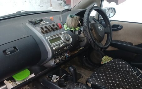 Honda Fit III, 2004 год, 350 000 рублей, 10 фотография
