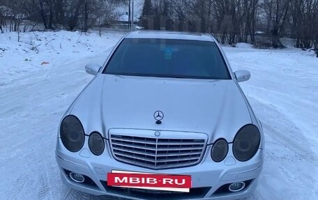 Mercedes-Benz E-Класс, 2003 год, 850 000 рублей, 2 фотография