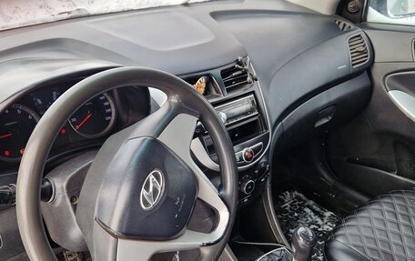 Hyundai Solaris II рестайлинг, 2014 год, 440 000 рублей, 5 фотография