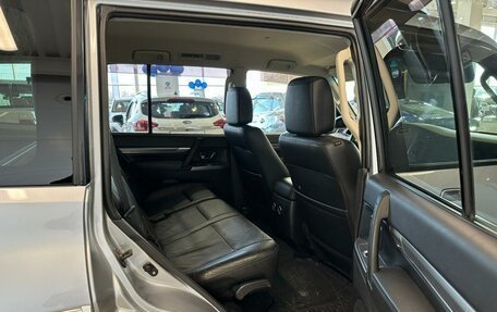 Mitsubishi Pajero IV, 2015 год, 2 899 900 рублей, 17 фотография