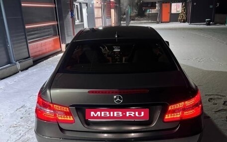 Mercedes-Benz E-Класс, 2012 год, 1 500 000 рублей, 12 фотография