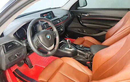 BMW 2 серия F22, 2018 год, 1 150 000 рублей, 9 фотография