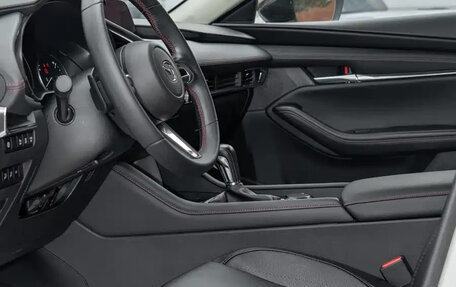 Mazda 3, 2022 год, 1 400 000 рублей, 16 фотография