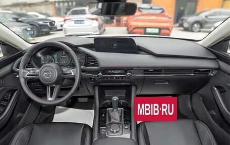 Mazda 3, 2022 год, 1 400 000 рублей, 14 фотография