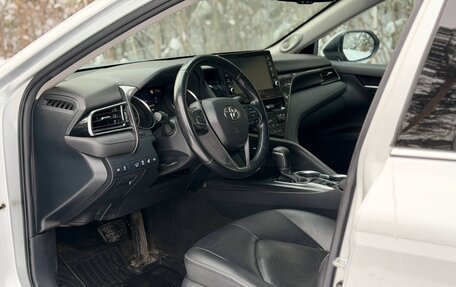 Toyota Camry, 2021 год, 2 400 000 рублей, 14 фотография