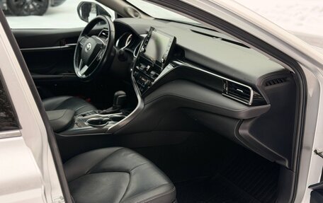 Toyota Camry, 2021 год, 2 400 000 рублей, 13 фотография