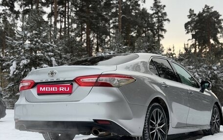 Toyota Camry, 2021 год, 2 400 000 рублей, 7 фотография