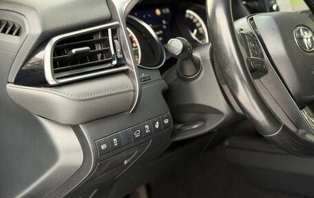 Toyota Camry, 2021 год, 2 400 000 рублей, 20 фотография