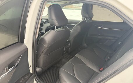 Toyota Camry, 2021 год, 3 000 000 рублей, 10 фотография