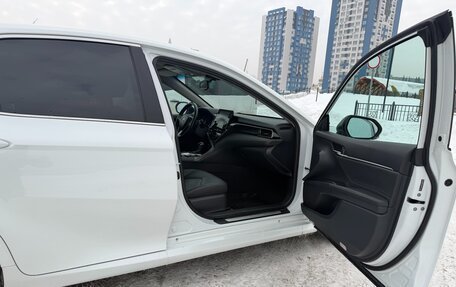 Toyota Camry, 2021 год, 3 000 000 рублей, 13 фотография