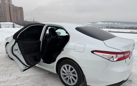 Toyota Camry, 2021 год, 3 000 000 рублей, 9 фотография