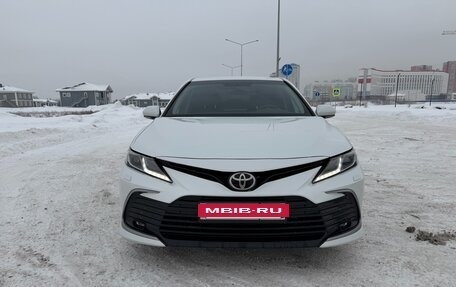 Toyota Camry, 2021 год, 3 000 000 рублей, 2 фотография
