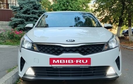 KIA Rio IV, 2020 год, 1 400 000 рублей, 6 фотография