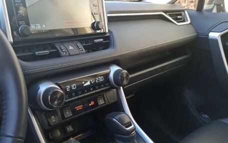 Toyota RAV4, 2020 год, 3 500 000 рублей, 6 фотография