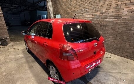 Toyota Yaris III рестайлинг, 2006 год, 650 000 рублей, 4 фотография