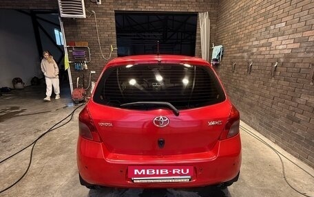 Toyota Yaris III рестайлинг, 2006 год, 650 000 рублей, 5 фотография