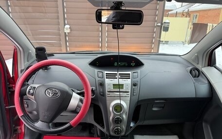 Toyota Yaris III рестайлинг, 2006 год, 650 000 рублей, 11 фотография