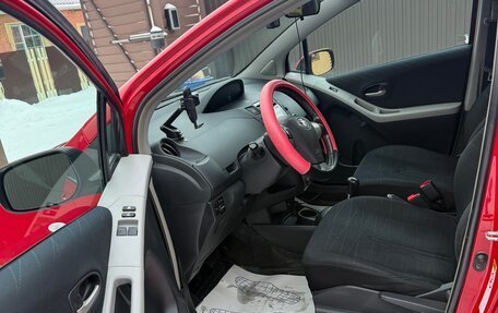 Toyota Yaris III рестайлинг, 2006 год, 650 000 рублей, 14 фотография