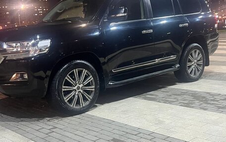 Toyota Land Cruiser 200, 2016 год, 4 700 000 рублей, 7 фотография