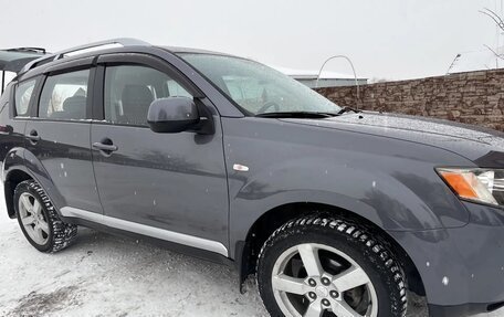 Mitsubishi Outlander III рестайлинг 3, 2008 год, 1 200 000 рублей, 2 фотография