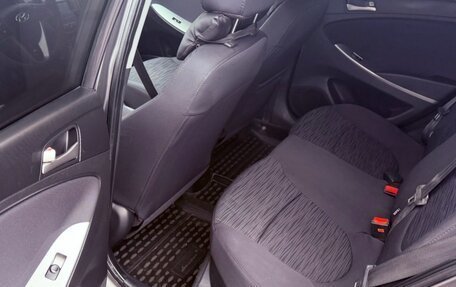 Hyundai Solaris II рестайлинг, 2016 год, 900 000 рублей, 10 фотография