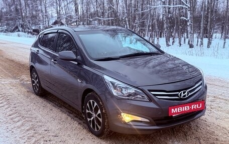 Hyundai Solaris II рестайлинг, 2016 год, 900 000 рублей, 5 фотография