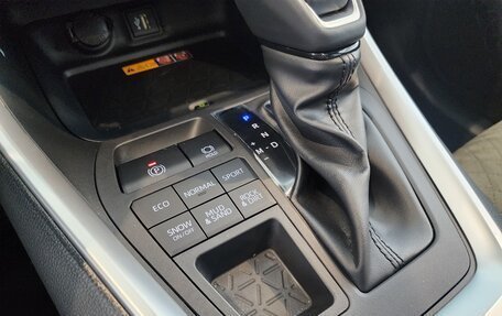 Toyota RAV4, 2025 год, 4 249 000 рублей, 22 фотография