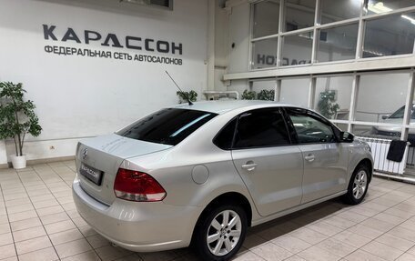 Volkswagen Polo VI (EU Market), 2011 год, 800 000 рублей, 2 фотография