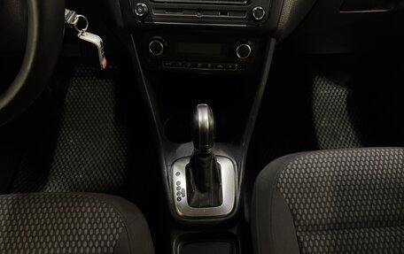 Volkswagen Polo VI (EU Market), 2011 год, 800 000 рублей, 13 фотография