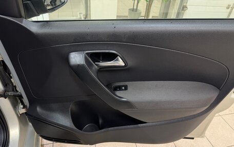 Volkswagen Polo VI (EU Market), 2011 год, 800 000 рублей, 16 фотография