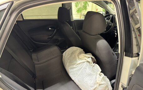 Volkswagen Polo VI (EU Market), 2011 год, 800 000 рублей, 10 фотография