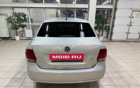 Volkswagen Polo VI (EU Market), 2011 год, 800 000 рублей, 4 фотография
