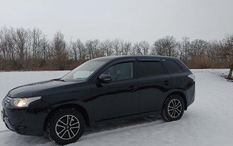 Mitsubishi Outlander III рестайлинг 3, 2013 год, 1 550 000 рублей, 3 фотография