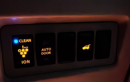 Nissan Serena III, 2007 год, 960 000 рублей, 10 фотография