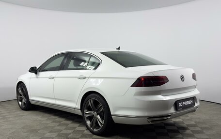 Volkswagen Passat B8 рестайлинг, 2017 год, 2 299 900 рублей, 2 фотография