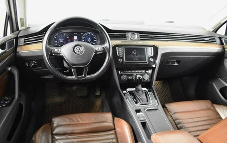 Volkswagen Passat B8 рестайлинг, 2017 год, 2 299 900 рублей, 6 фотография