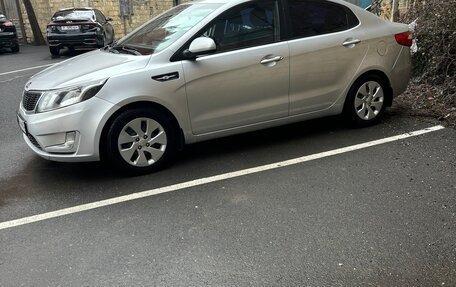 KIA Rio III рестайлинг, 2014 год, 700 000 рублей, 2 фотография