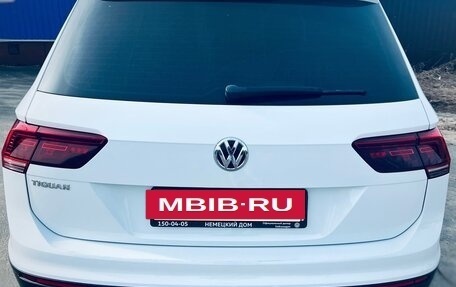 Volkswagen Tiguan II, 2018 год, 1 999 999 рублей, 4 фотография