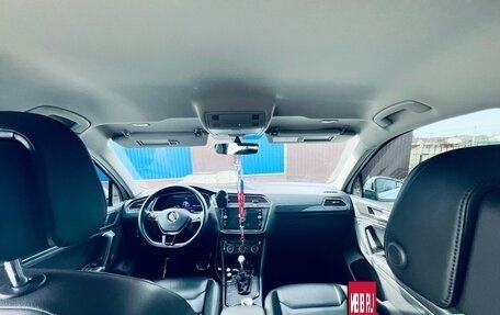 Volkswagen Tiguan II, 2018 год, 1 999 999 рублей, 5 фотография