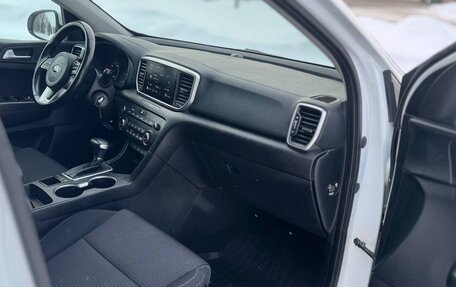 KIA Sportage IV рестайлинг, 2020 год, 2 570 000 рублей, 14 фотография